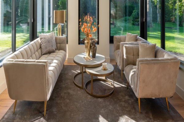 Warme stoffen voor de koude maanden: creëer een hotel chique interieur