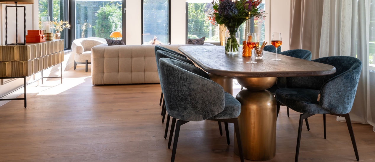 Creëer een luxe sfeer in je woonkamer met hotel chique details